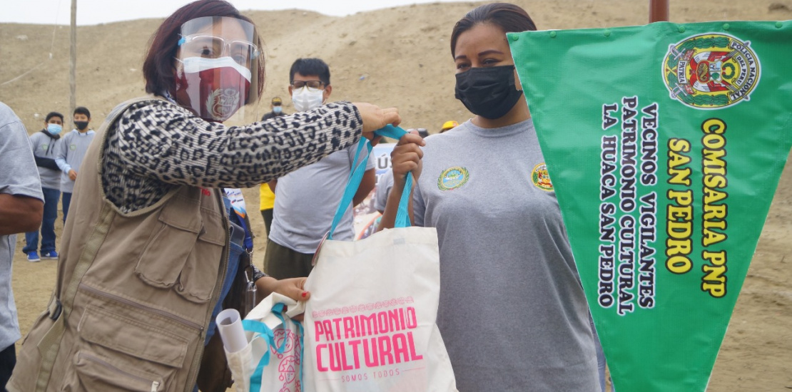 Reconocimiento a Comité de Vecinos Vigilantes de la Huaca San Pedro en Chimbote como parte de la Estrategia Preventiva Integral implementada en el lugar (2021).